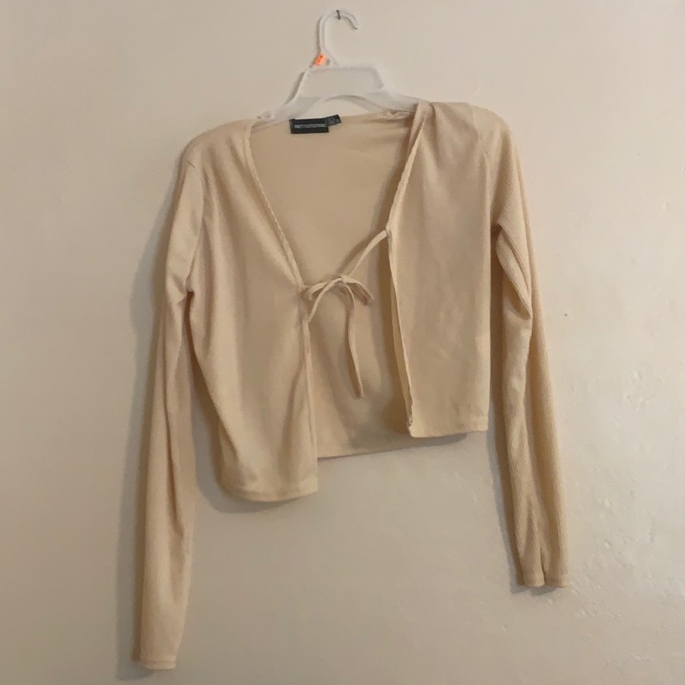 PrettyLittleThing, 4, Tie Front & Off the Shoulder